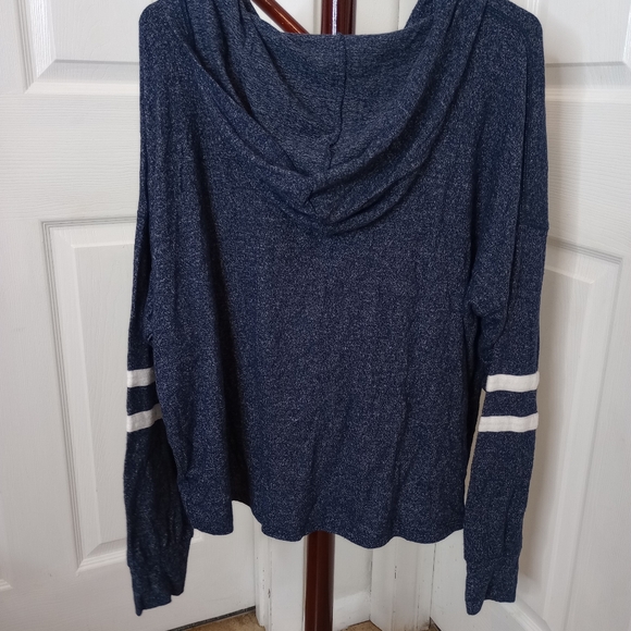 American Eagle Soft & Sexy Plush Lightweight Zip Up Hoodie - Picture 2 of 3